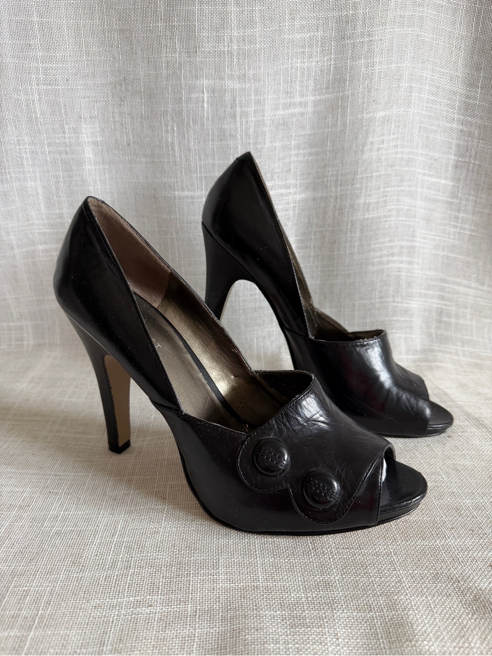 Nine West Black Leather Peep-Toe Pumps with Button Detail